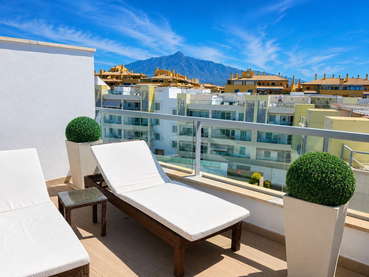 3 Bed Apartment for sale in San Pedro De Alcántara Costa Del Sol, Málaga, Spain
