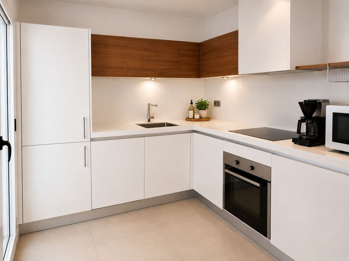3 Bed Apartment for sale in San Pedro De Alcántara Costa Del Sol, Málaga, Spain