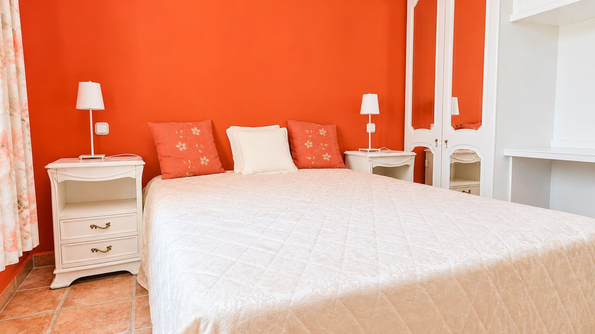 5 Bed Townhouse for sale in La Duquesa Costa Del Sol, Málaga, Spain