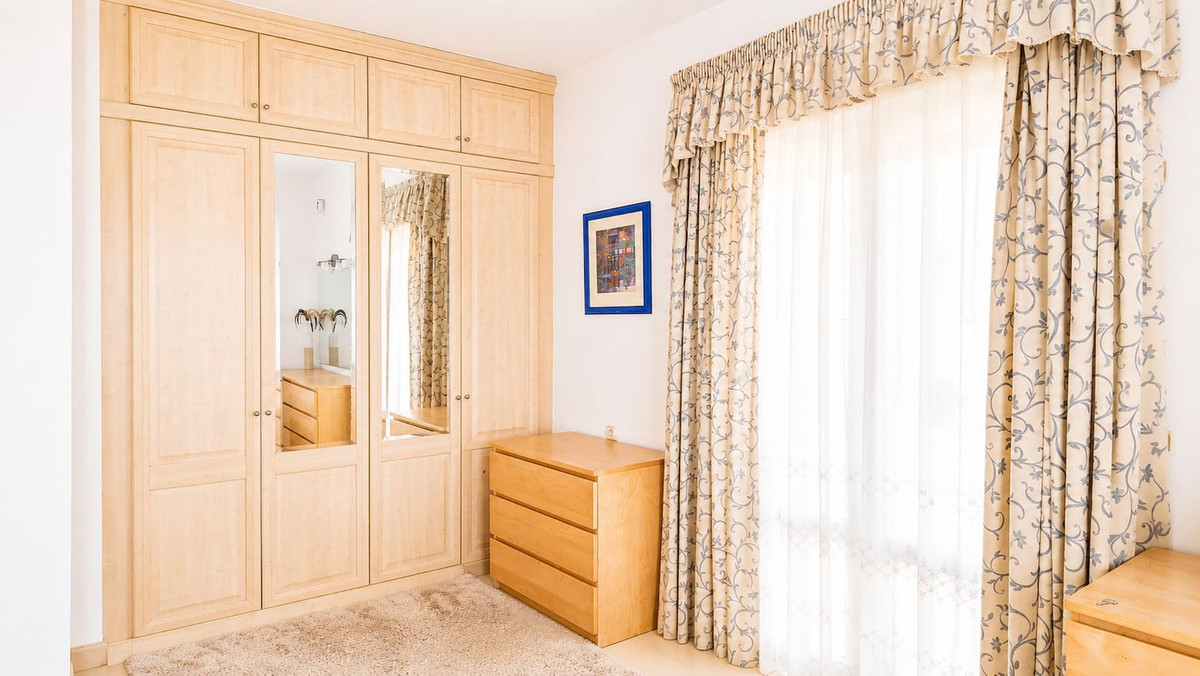 5 Bed Townhouse for sale in La Duquesa Costa Del Sol, Málaga, Spain