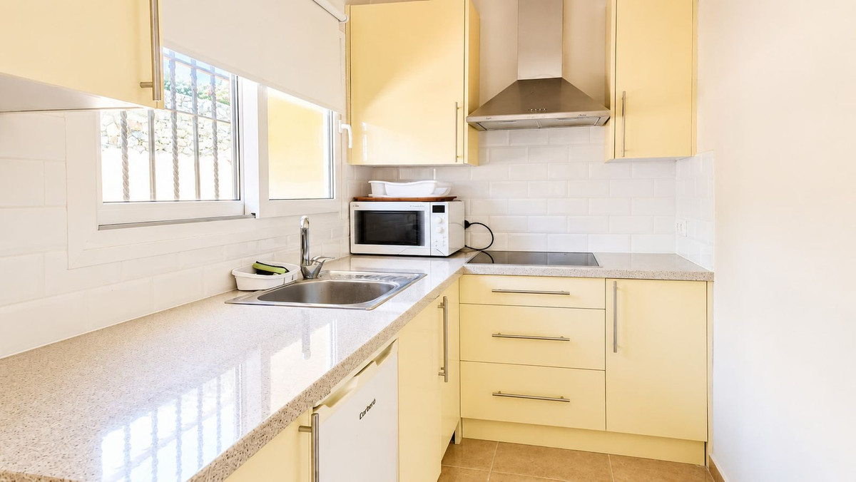 5 Bed Townhouse for sale in La Duquesa Costa Del Sol, Málaga, Spain