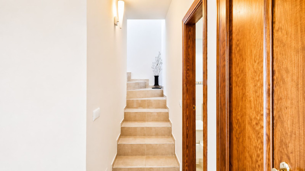 5 Bed Townhouse for sale in La Duquesa Costa Del Sol, Málaga, Spain