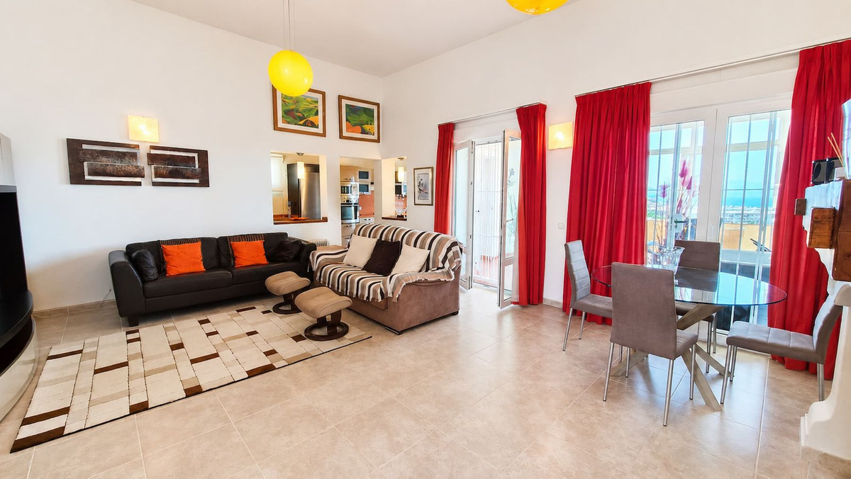 5 Bed Townhouse for sale in La Duquesa Costa Del Sol, Málaga, Spain