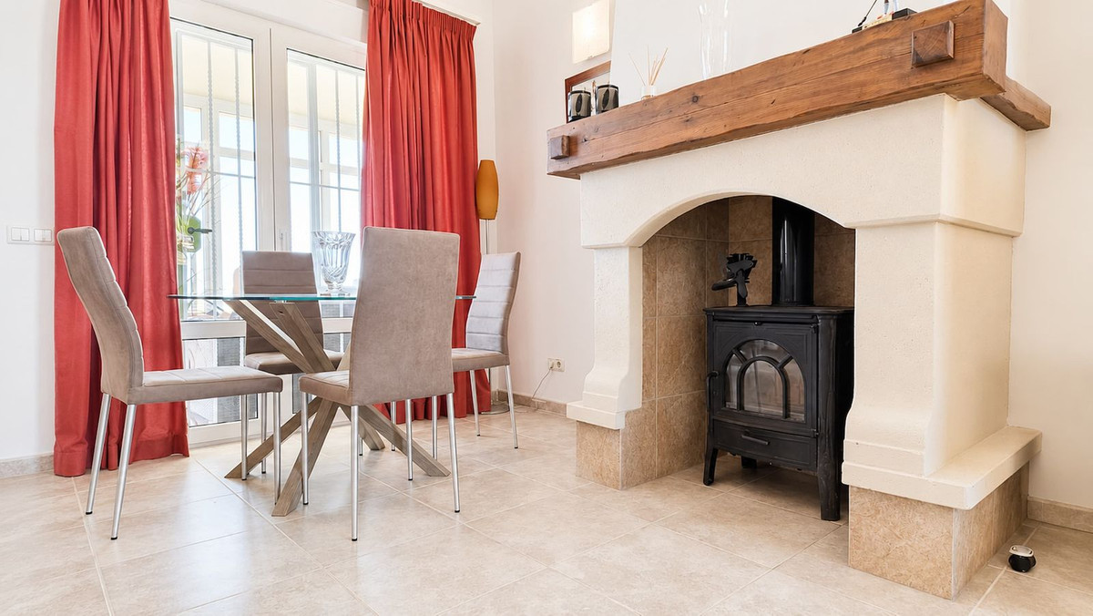 5 Bed Townhouse for sale in La Duquesa Costa Del Sol, Málaga, Spain