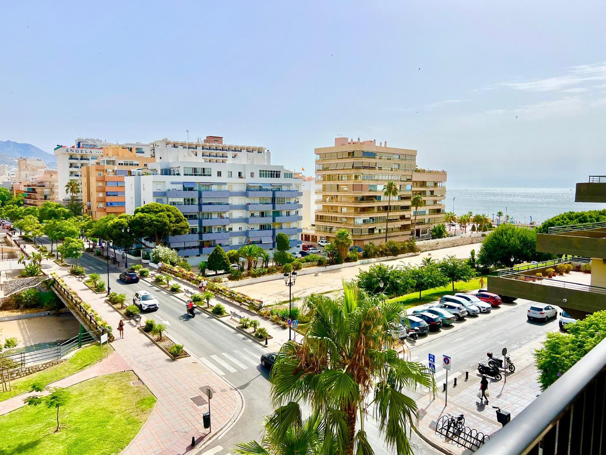 4 Bed Apartment for sale in Fuengirola Costa Del Sol, Málaga, Spain