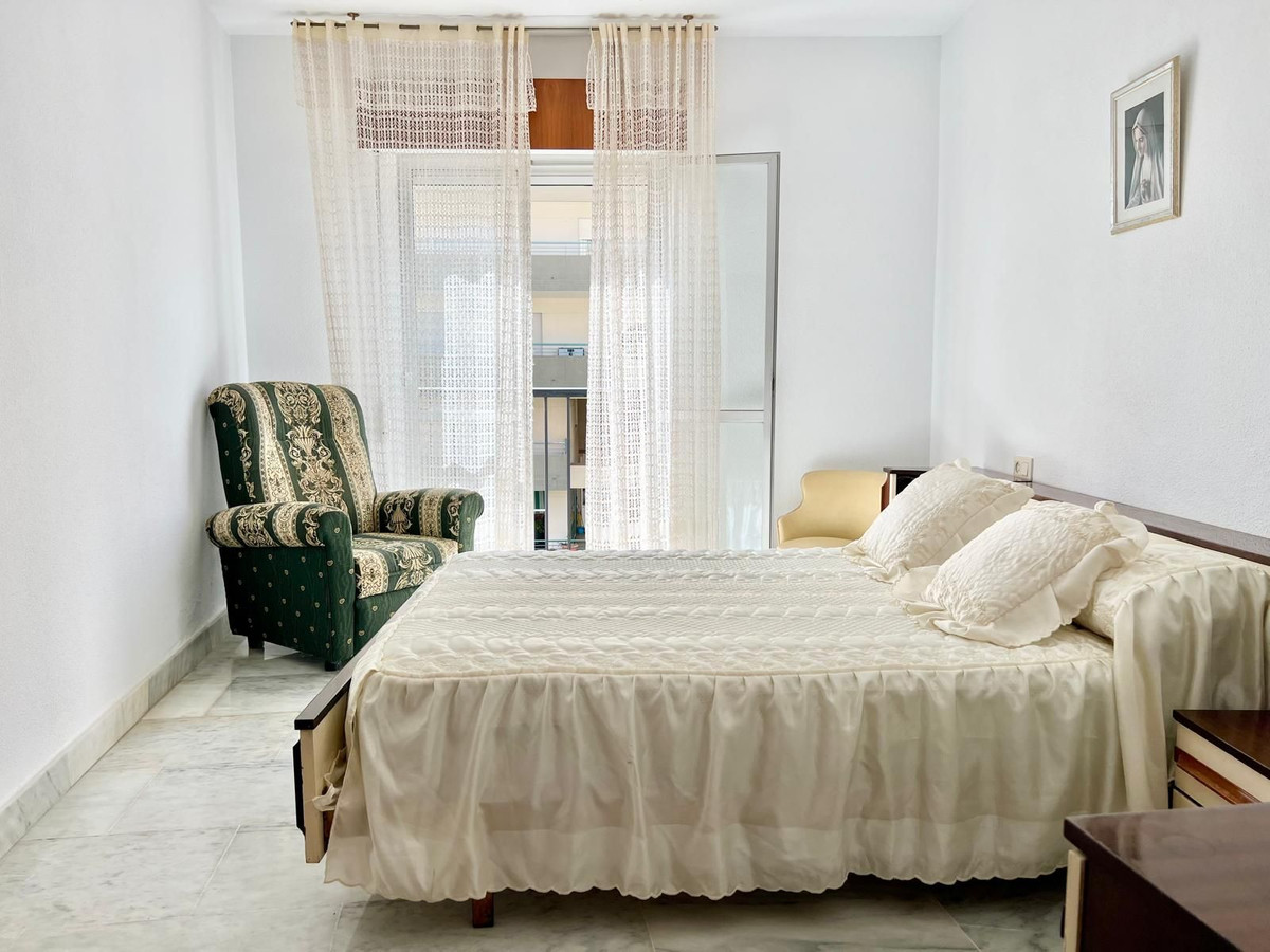 4 Bed Apartment for sale in Fuengirola Costa Del Sol, Málaga, Spain