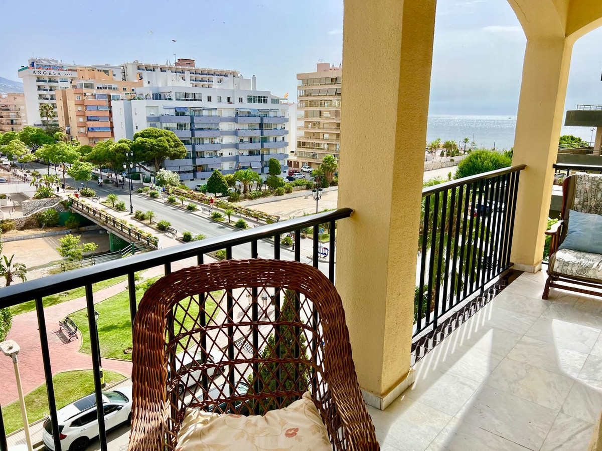 4 Bed Apartment for sale in Fuengirola Costa Del Sol, Málaga, Spain