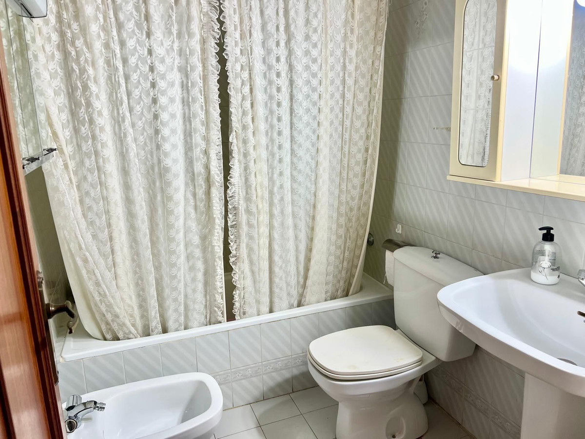 4 Bed Apartment for sale in Fuengirola Costa Del Sol, Málaga, Spain