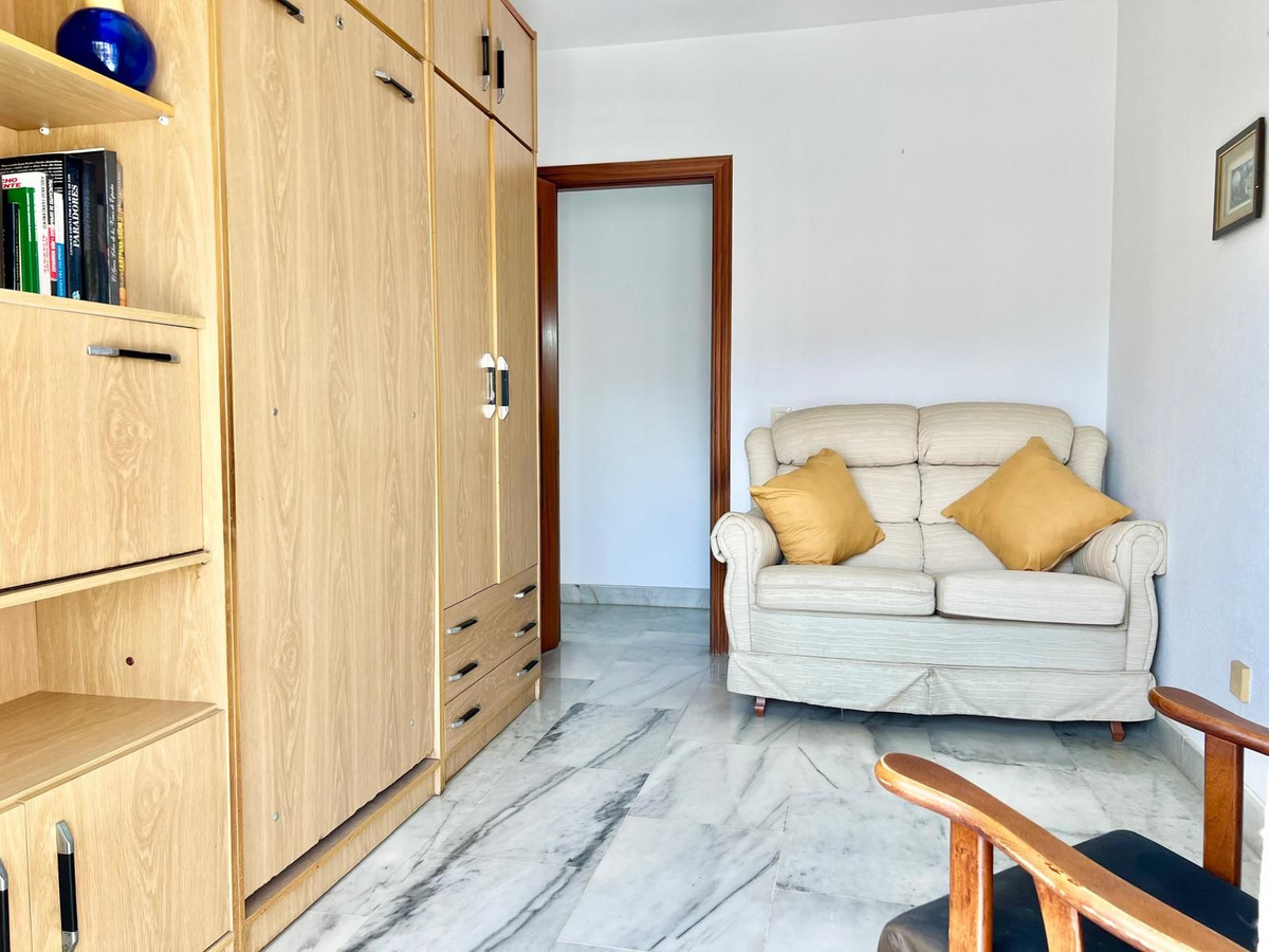 4 Bed Apartment for sale in Fuengirola Costa Del Sol, Málaga, Spain