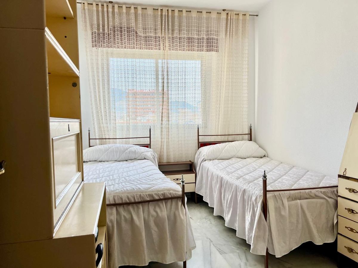 4 Bed Apartment for sale in Fuengirola Costa Del Sol, Málaga, Spain