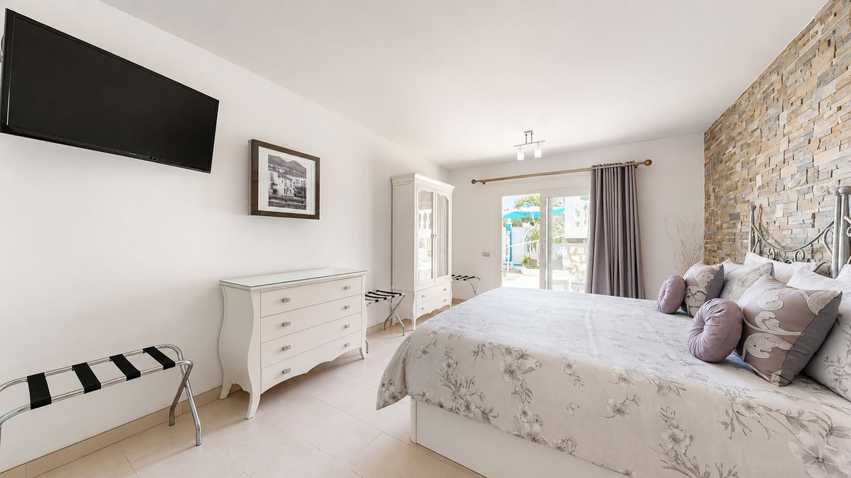 4 Bed Townhouse for sale in Benalmadena Costa Del Sol, Málaga, Spain