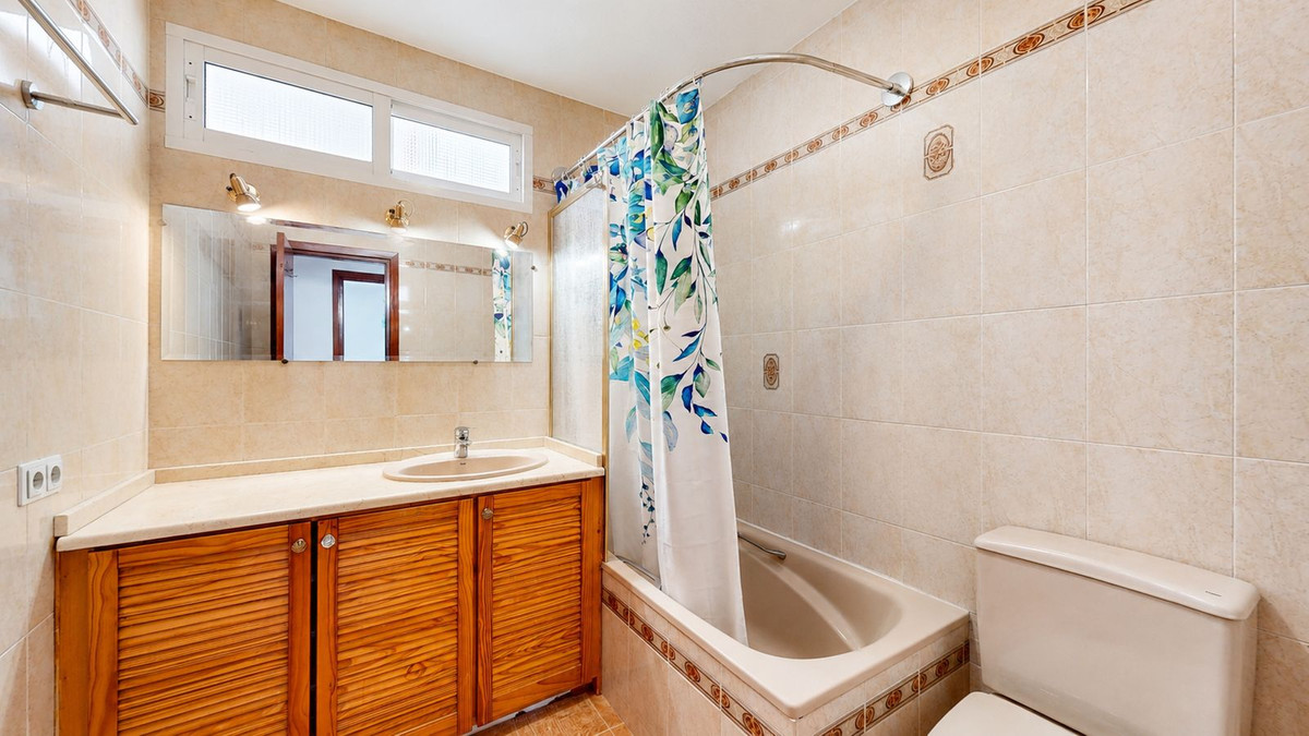 4 Bed Townhouse for sale in Benalmadena Costa Del Sol, Málaga, Spain