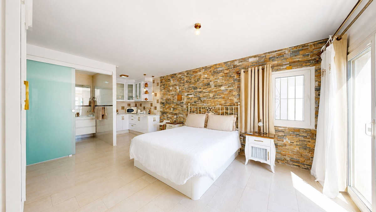 4 Bed Townhouse for sale in Benalmadena Costa Del Sol, Málaga, Spain