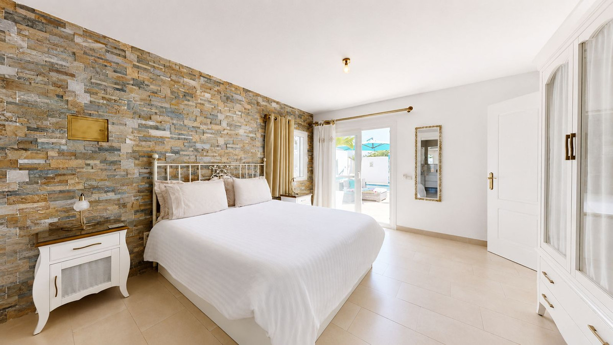 4 Bed Townhouse for sale in Benalmadena Costa Del Sol, Málaga, Spain