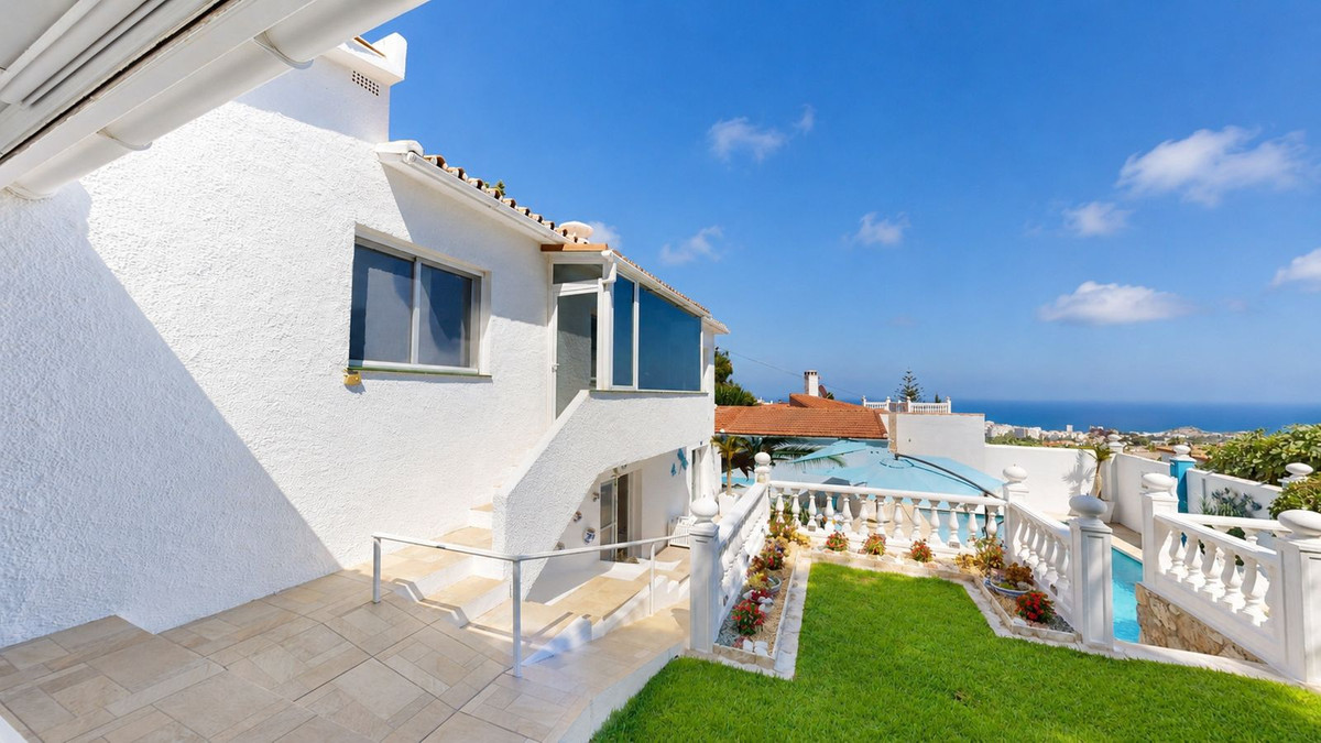 4 Bed Townhouse for sale in Benalmadena Costa Del Sol, Málaga, Spain