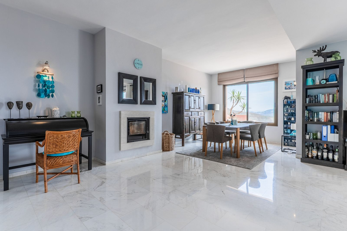 2 Bed Apartment for sale in La Mairena Costa Del Sol, Málaga, Spain