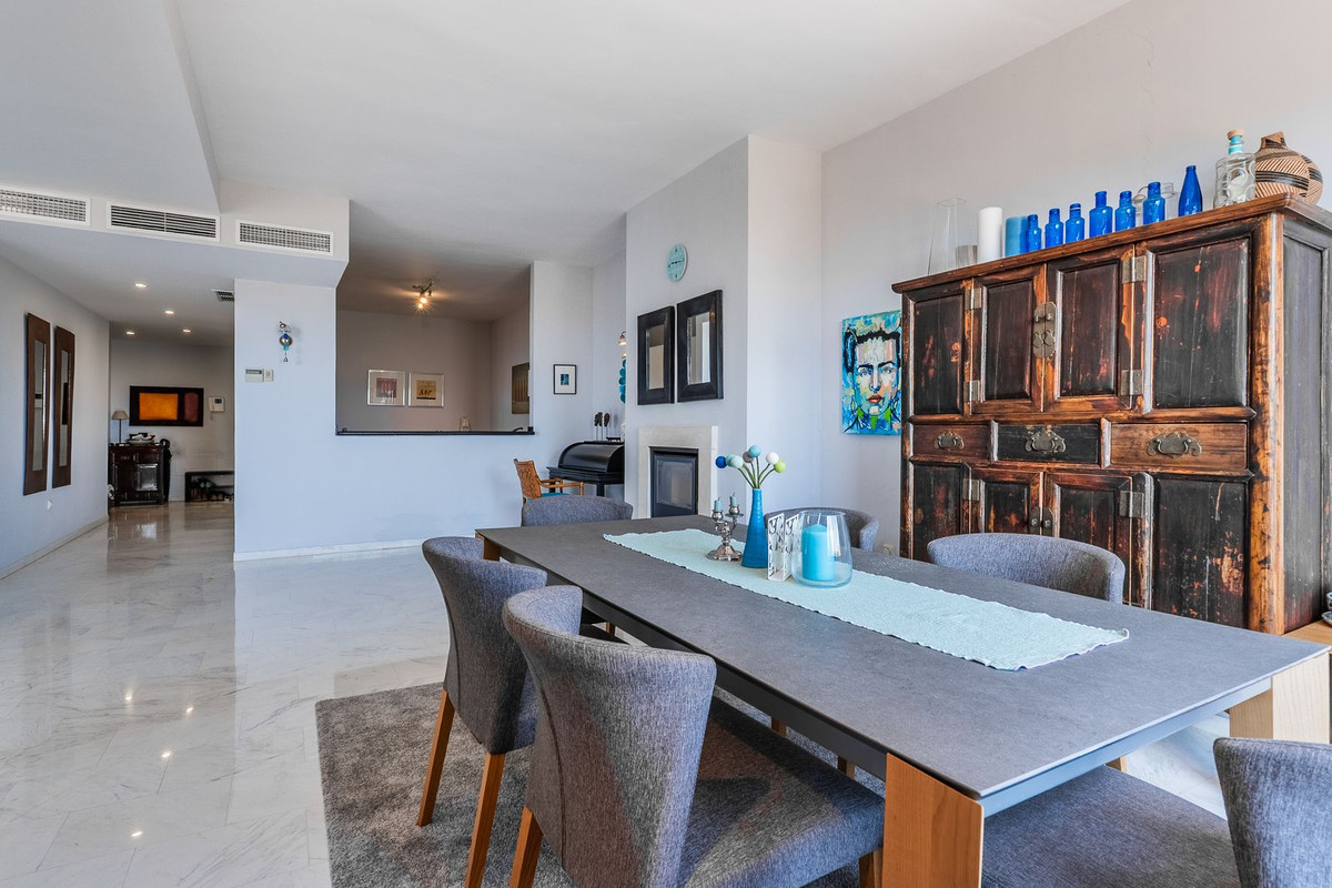 2 Bed Apartment for sale in La Mairena Costa Del Sol, Málaga, Spain