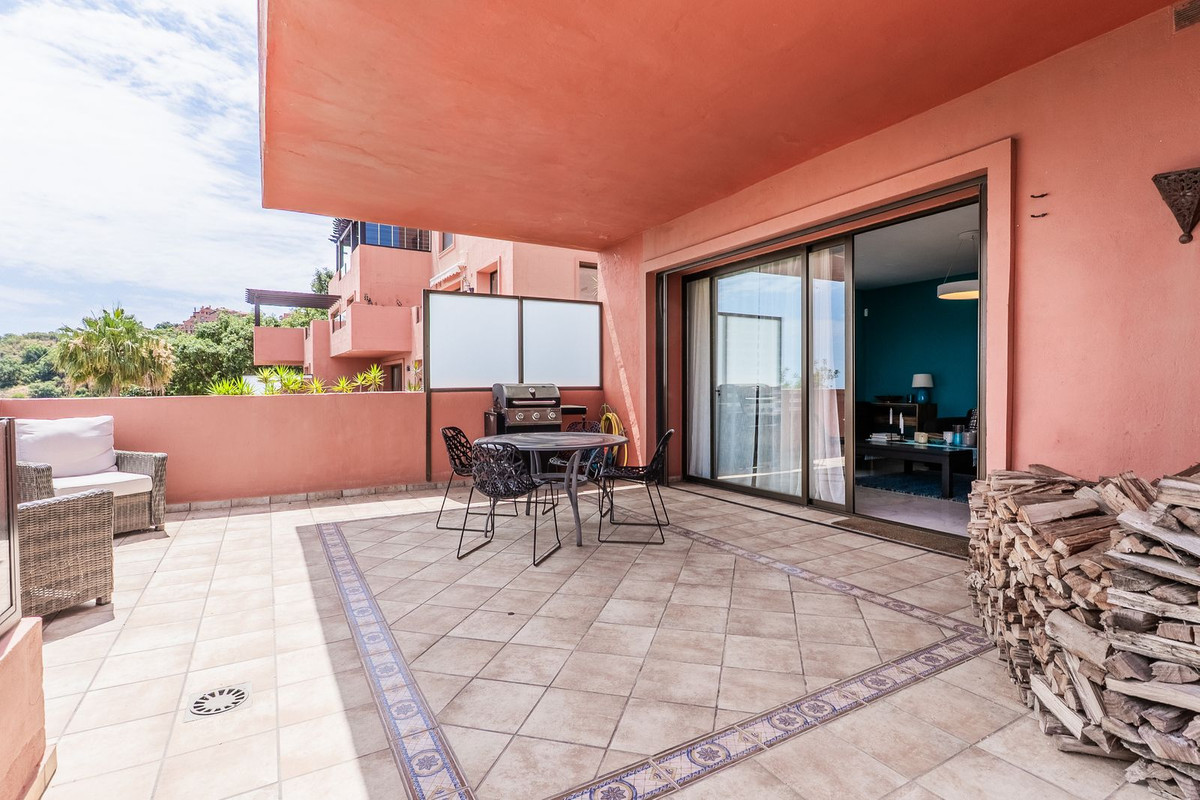 2 Bed Apartment for sale in La Mairena Costa Del Sol, Málaga, Spain