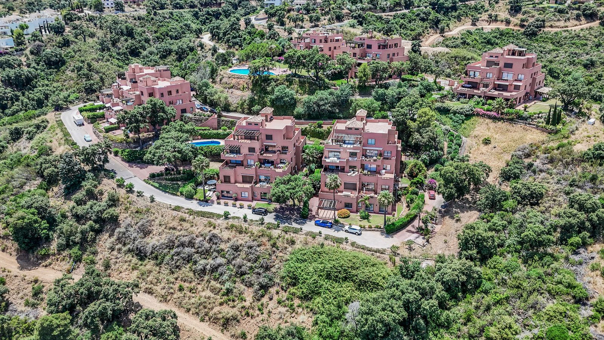 2 Bed Apartment for sale in La Mairena Costa Del Sol, Málaga, Spain