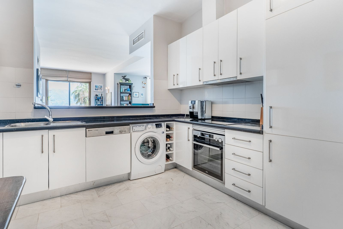 2 Bed Apartment for sale in La Mairena Costa Del Sol, Málaga, Spain