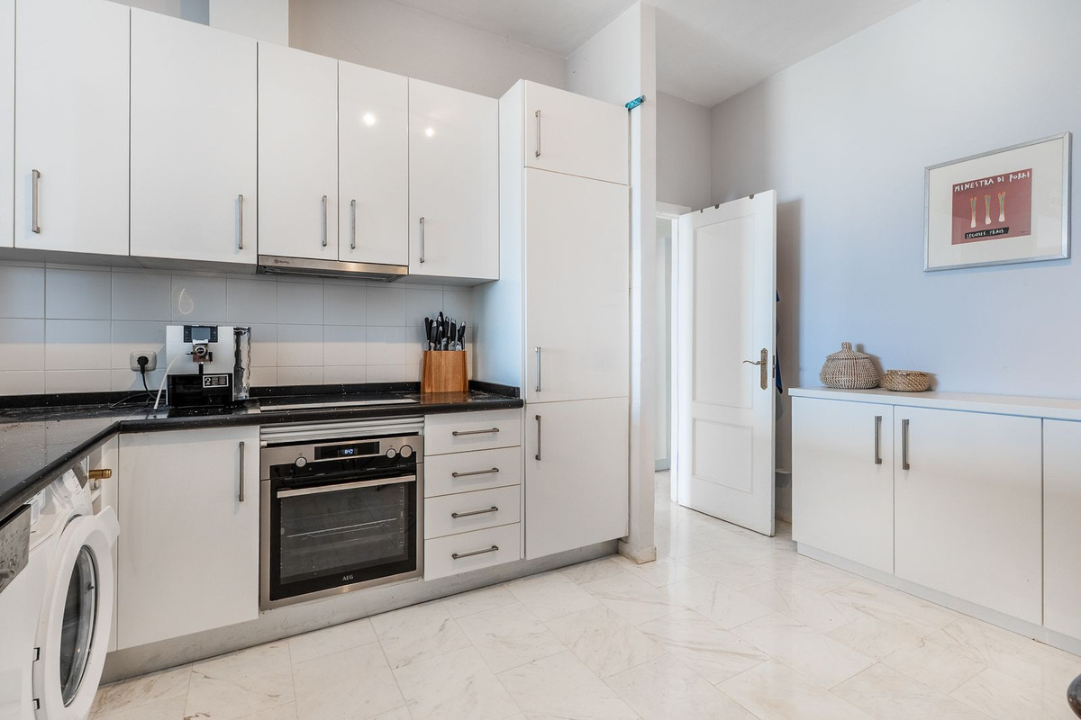 2 Bed Apartment for sale in La Mairena Costa Del Sol, Málaga, Spain