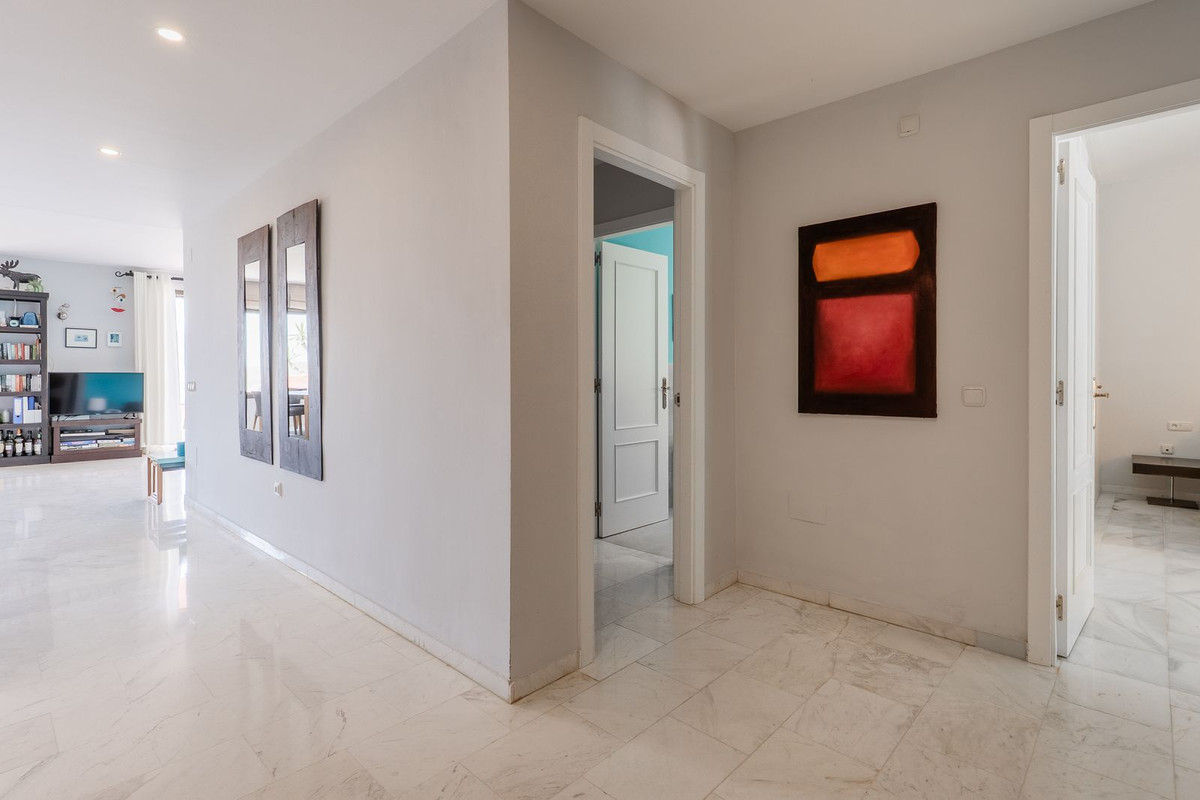 2 Bed Apartment for sale in La Mairena Costa Del Sol, Málaga, Spain