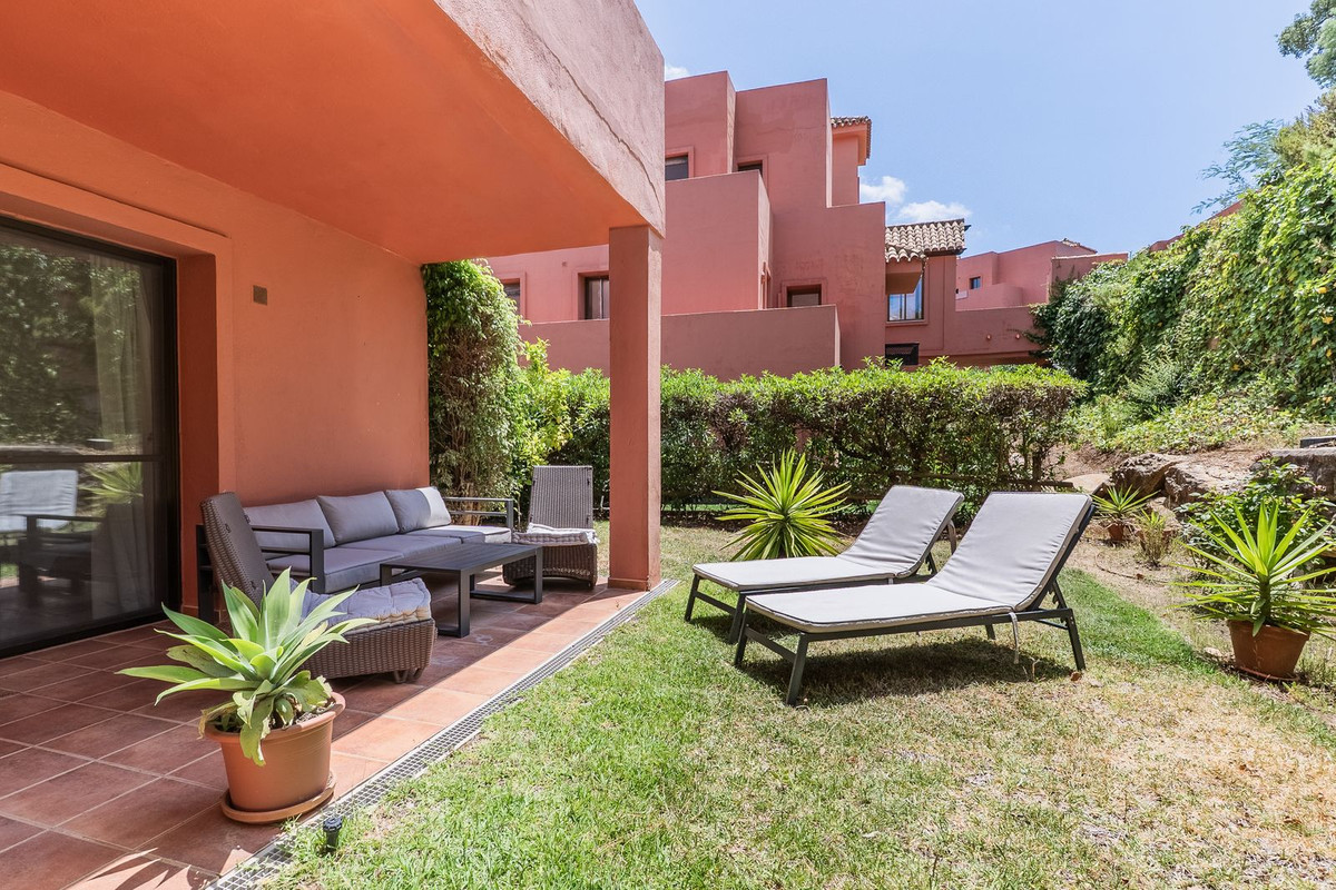 2 Bed Apartment for sale in La Mairena Costa Del Sol, Málaga, Spain
