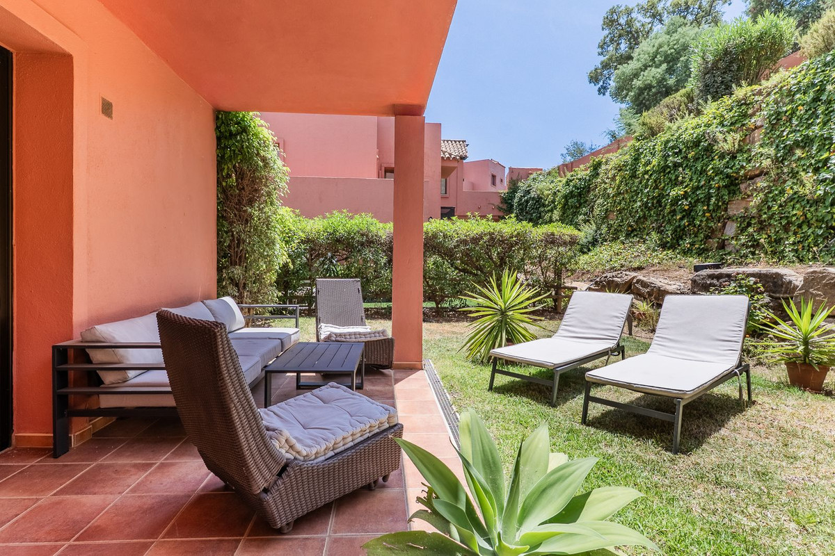 2 Bed Apartment for sale in La Mairena Costa Del Sol, Málaga, Spain