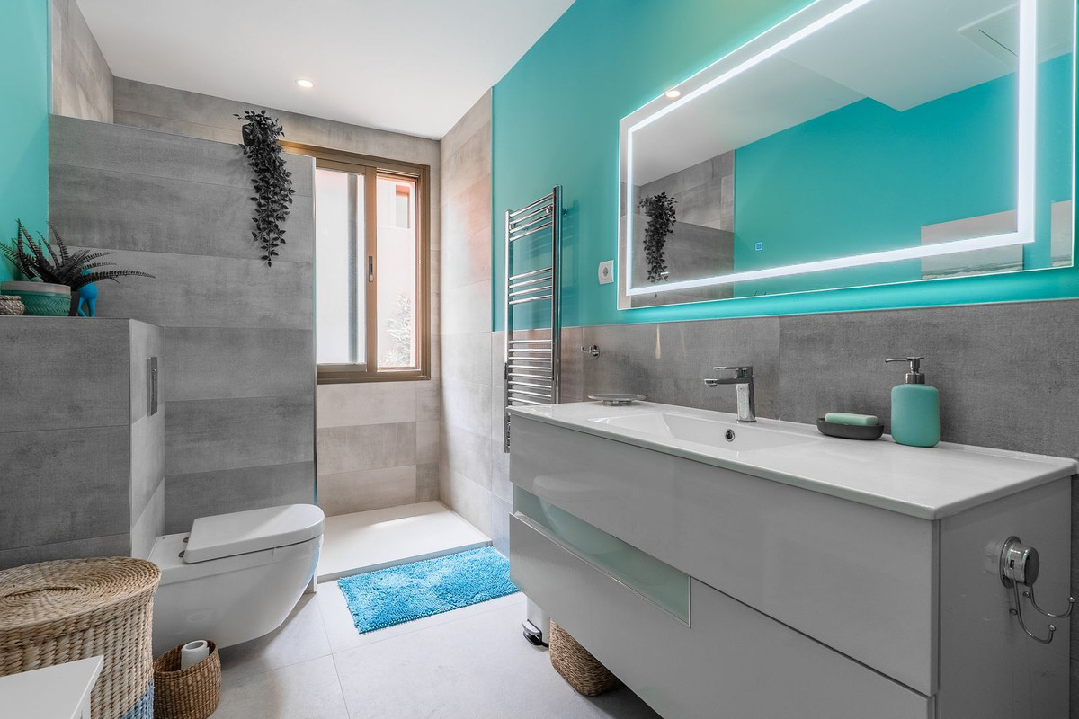 2 Bed Apartment for sale in La Mairena Costa Del Sol, Málaga, Spain