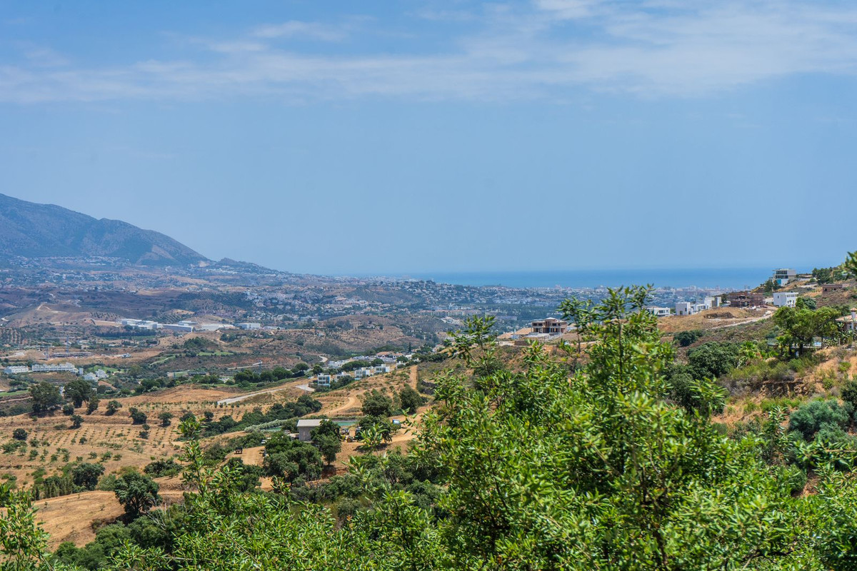 2 Bed Apartment for sale in La Mairena Costa Del Sol, Málaga, Spain
