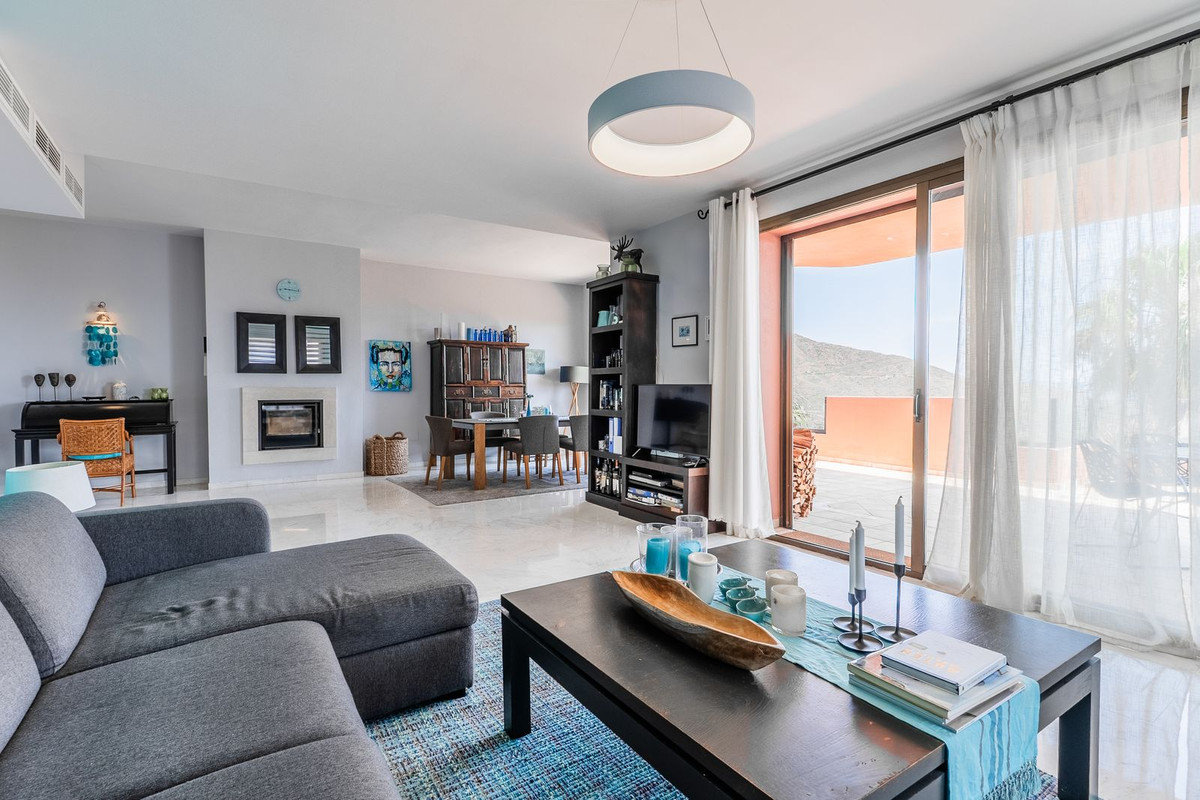 2 Bed Apartment for sale in La Mairena Costa Del Sol, Málaga, Spain