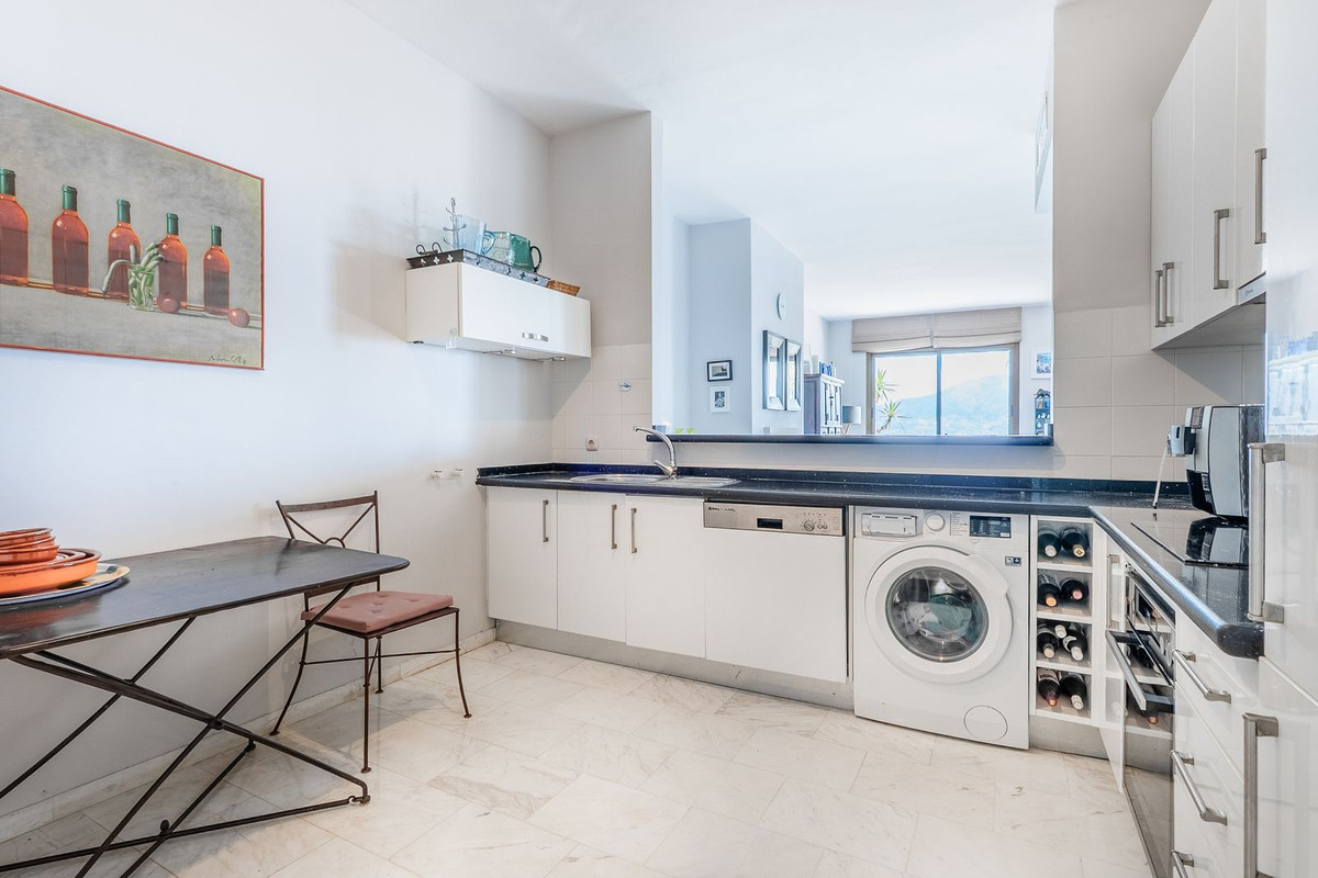 2 Bed Apartment for sale in La Mairena Costa Del Sol, Málaga, Spain