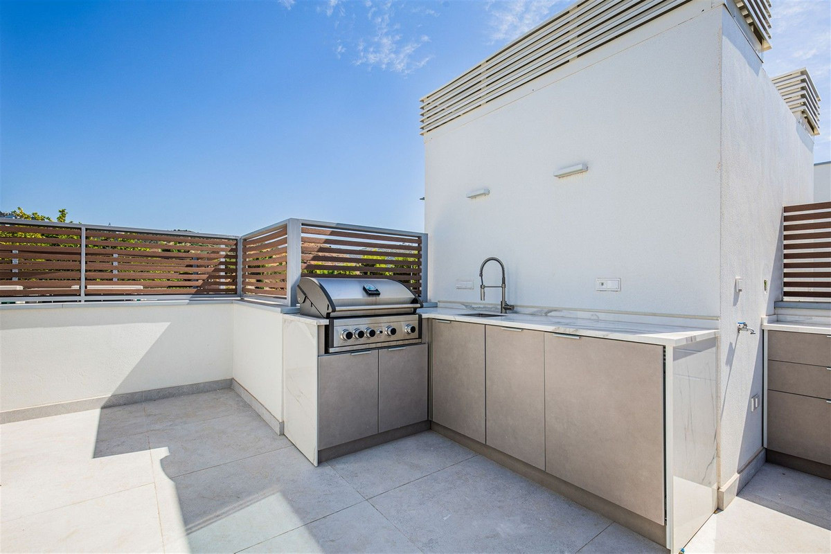 3 Bed Apartment for sale in Santa Clara Costa Del Sol, Málaga, Spain