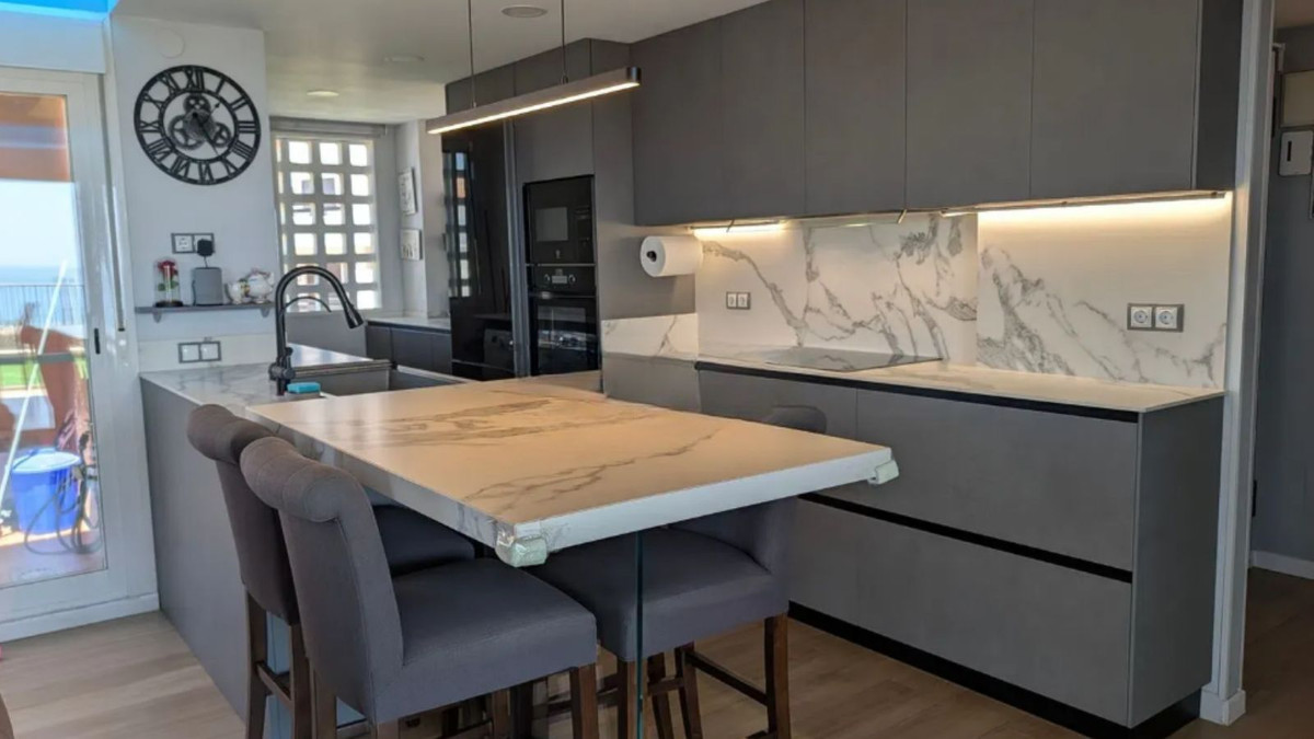 2 Bed Apartment for sale in Casares Costa Del Sol, Málaga, Spain