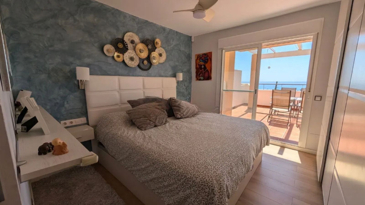 2 Bed Apartment for sale in Casares Costa Del Sol, Málaga, Spain