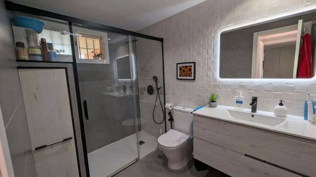 2 Bed Apartment for sale in Casares Costa Del Sol, Málaga, Spain