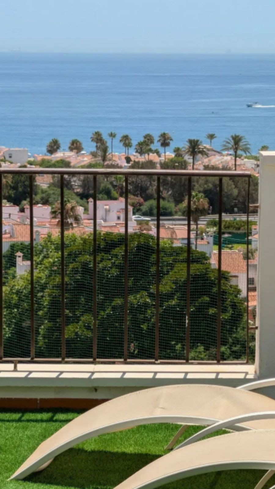 2 Bed Apartment for sale in Casares Costa Del Sol, Málaga, Spain