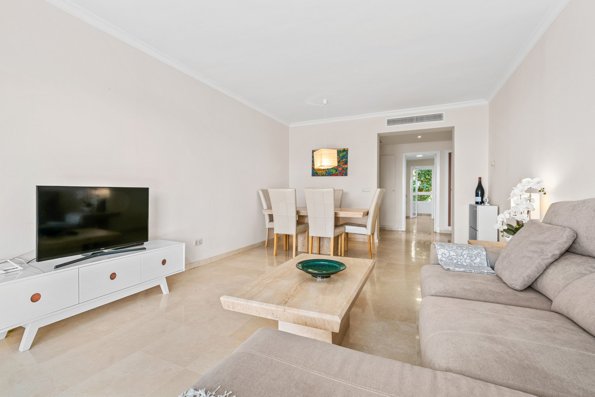 2 Bed Apartment for sale in Benahavís Costa Del Sol, Málaga, Spain
