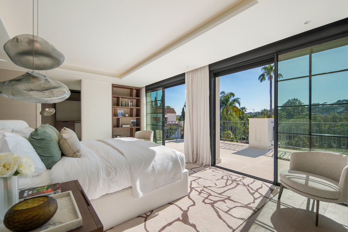 6 Bed Townhouse for sale in Nueva Andalucía Costa Del Sol, Málaga, Spain