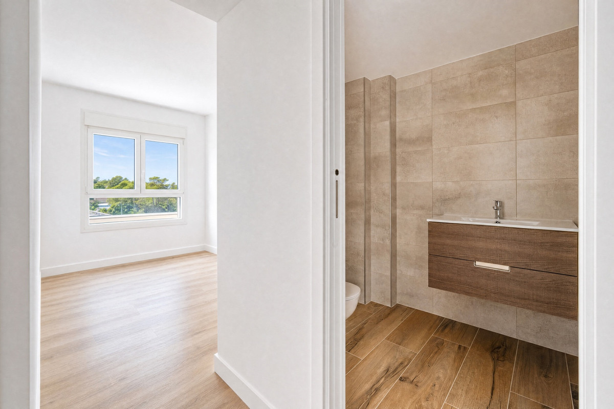3 Bed Apartment for sale in Nueva Andalucía Costa Del Sol, Málaga, Spain