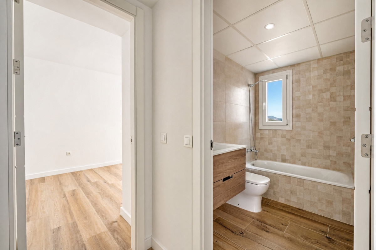 3 Bed Apartment for sale in Nueva Andalucía Costa Del Sol, Málaga, Spain