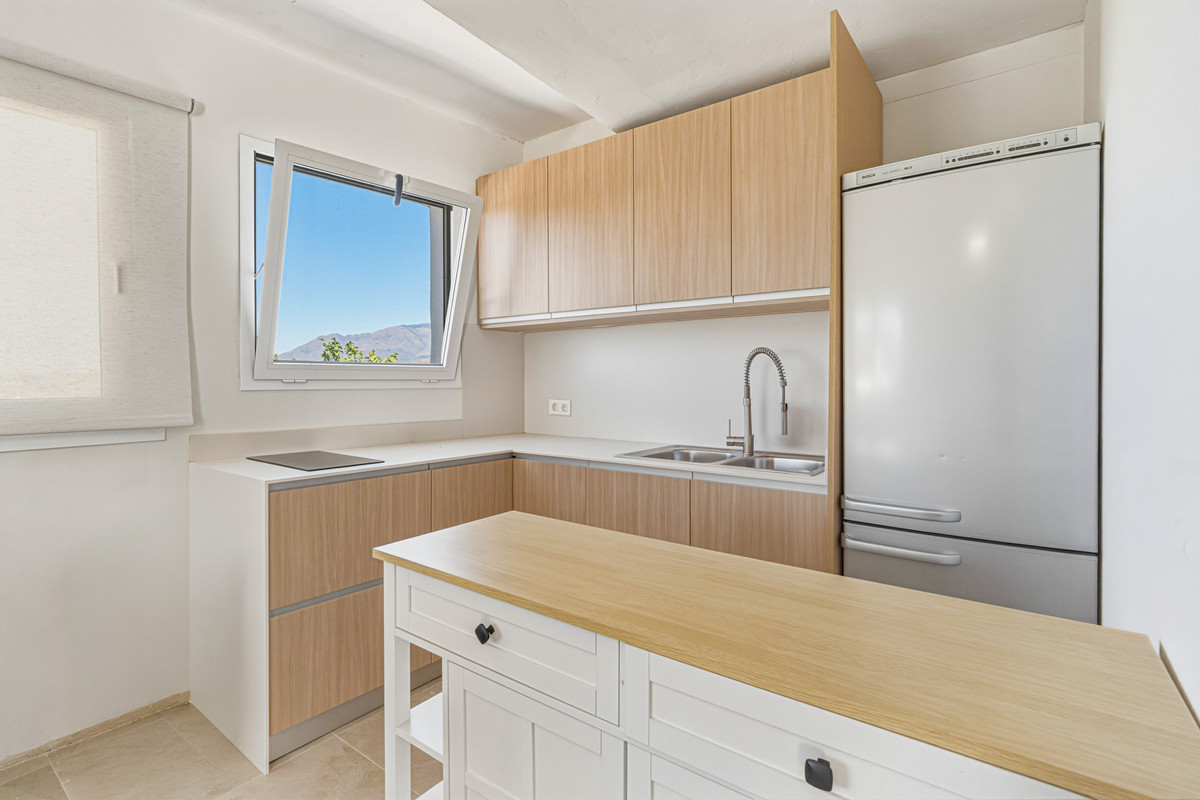 5 Bed Townhouse for sale in Cancelada Costa Del Sol, Málaga, Spain