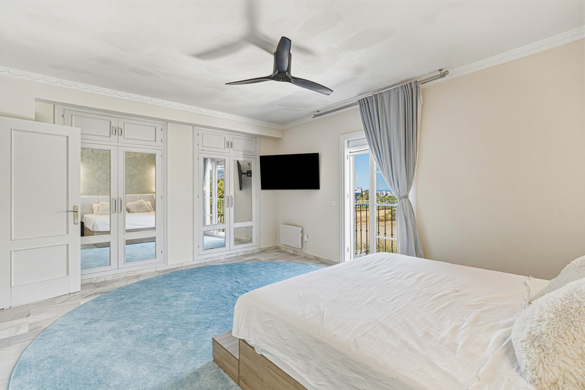 5 Bed Townhouse for sale in Cancelada Costa Del Sol, Málaga, Spain