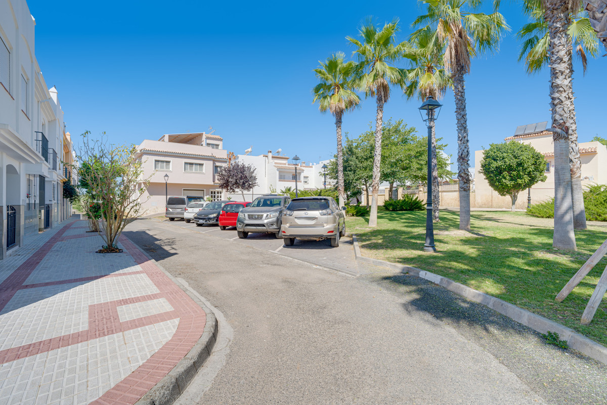 5 Bed Townhouse for sale in Cancelada Costa Del Sol, Málaga, Spain