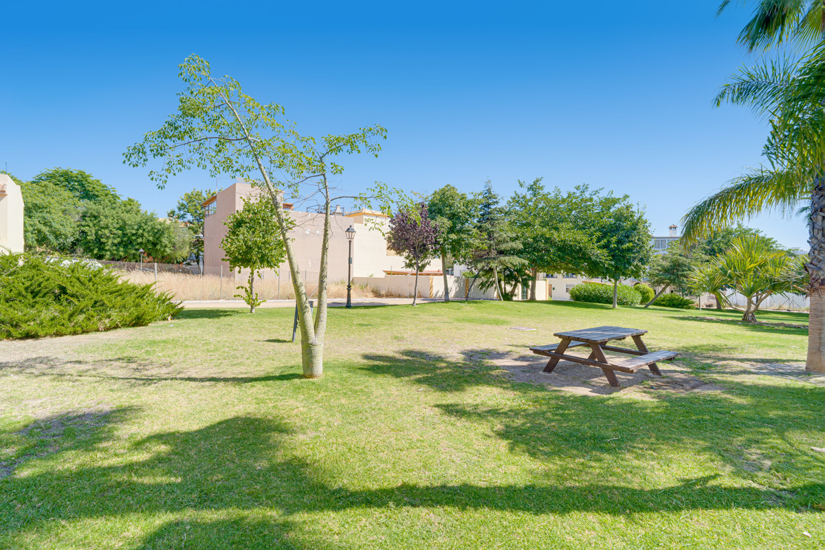 5 Bed Townhouse for sale in Cancelada Costa Del Sol, Málaga, Spain