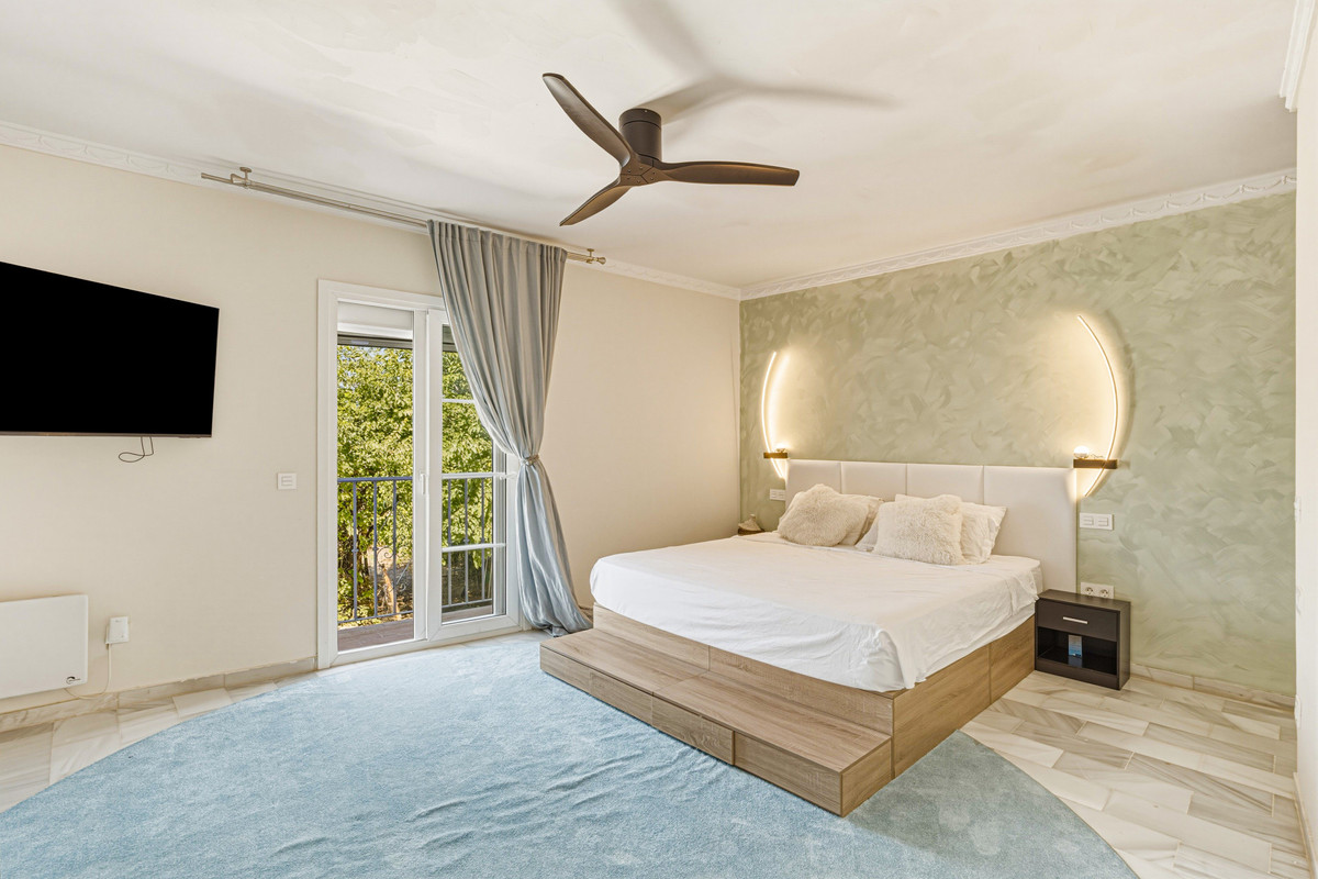 5 Bed Townhouse for sale in Cancelada Costa Del Sol, Málaga, Spain