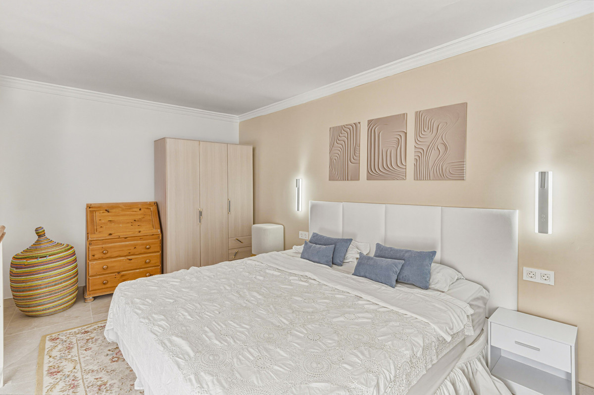 5 Bed Townhouse for sale in Cancelada Costa Del Sol, Málaga, Spain