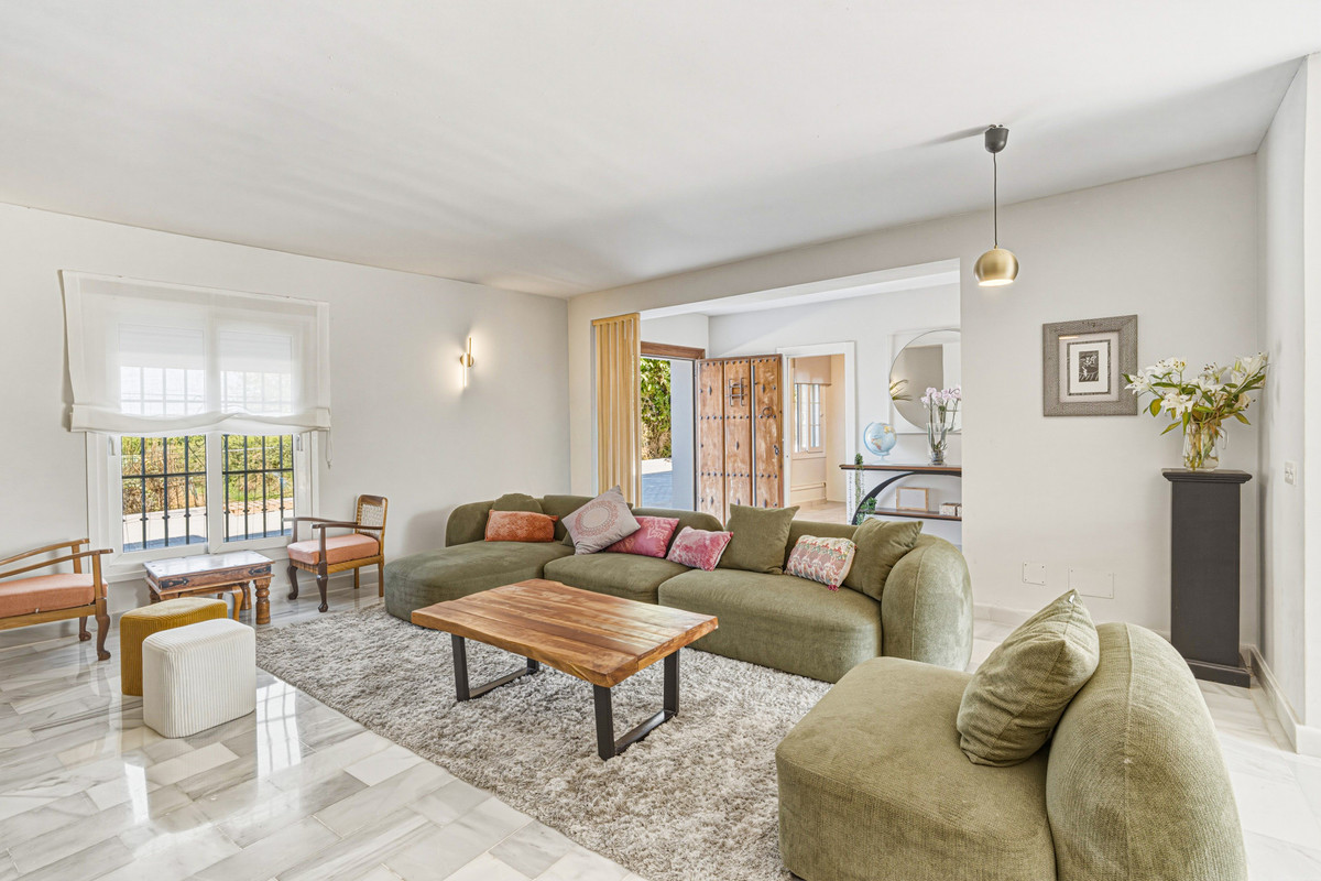 5 Bed Townhouse for sale in Cancelada Costa Del Sol, Málaga, Spain