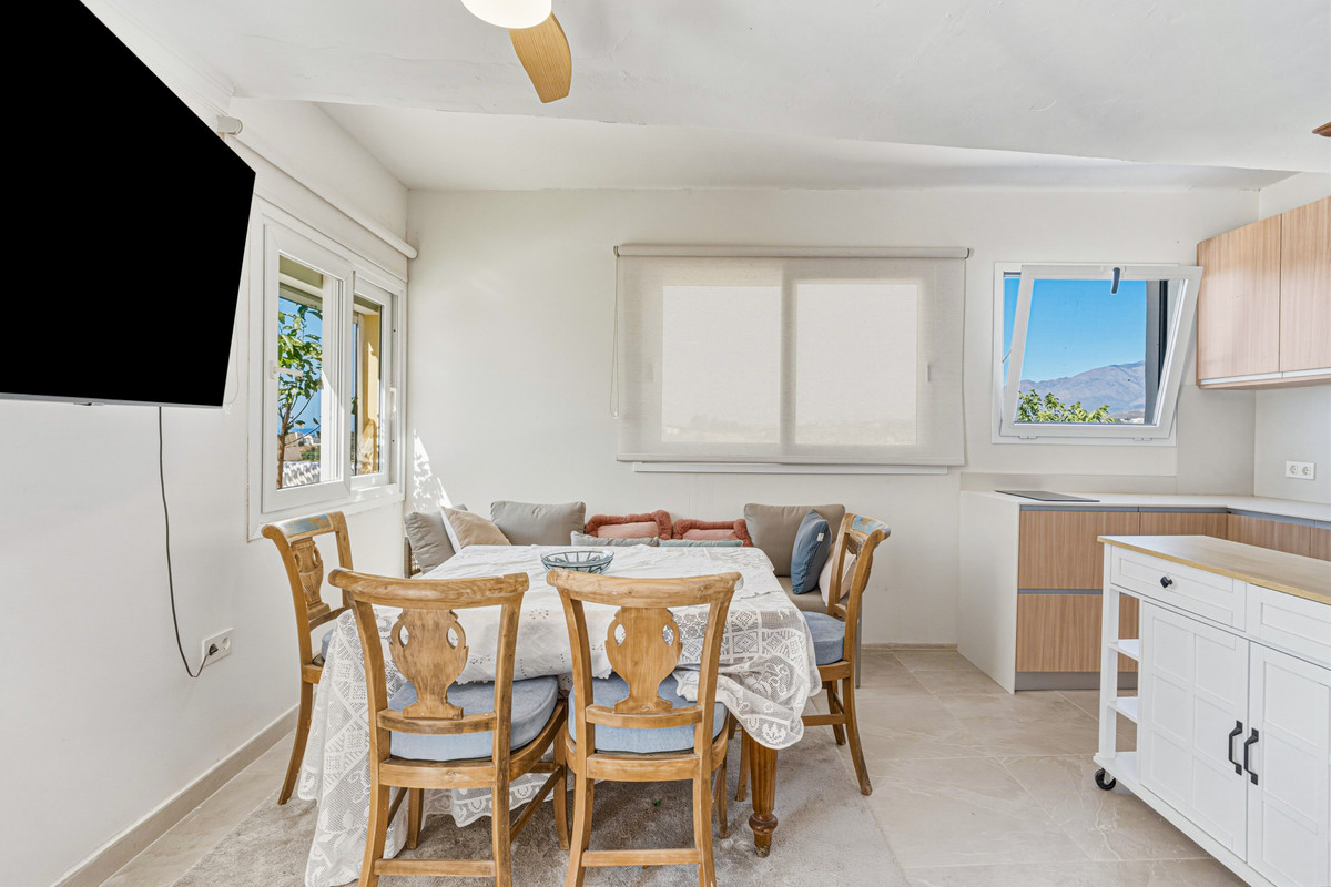 5 Bed Townhouse for sale in Cancelada Costa Del Sol, Málaga, Spain