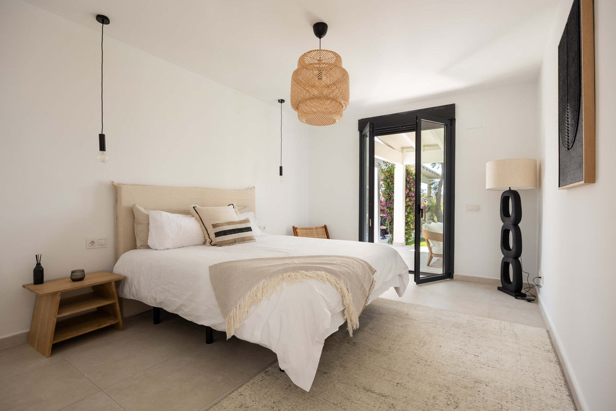4 Bed Townhouse for sale in El Paraiso Costa Del Sol, Málaga, Spain